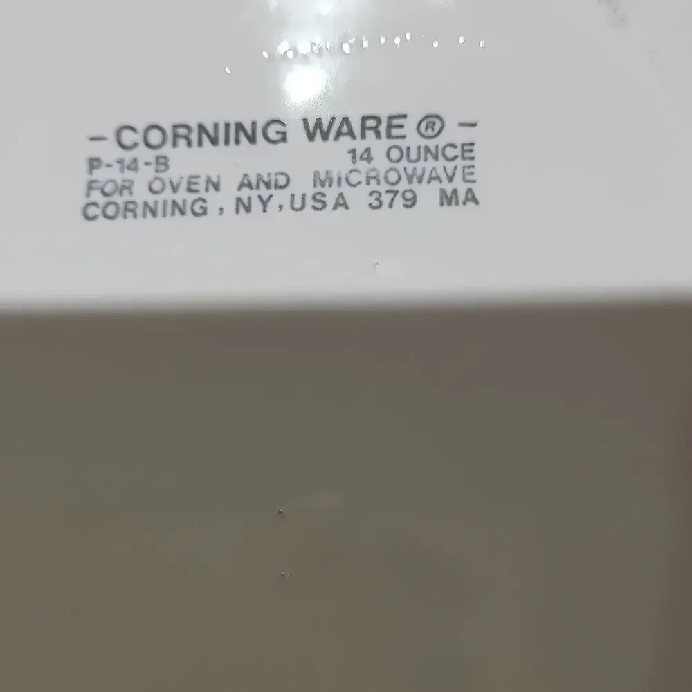 Corning Ware White Casserole Dish with Glass Lid P-14-B  14 oz